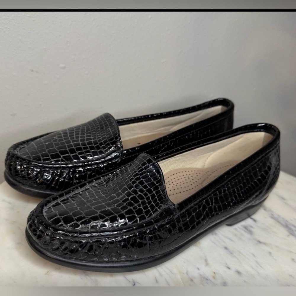 SAS Black Croc-Embossed Women's Loafers